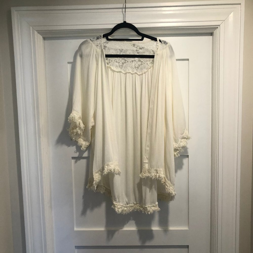 White kimono, very light and airy, size M